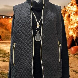 BLACK RIVET BRAND QUILTED VEST SIZE LARGE